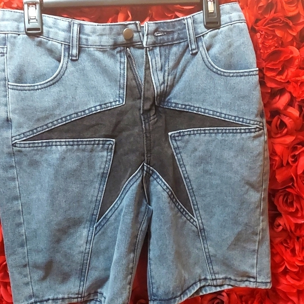 Women's Unbranded NWT Denim Shorts Size Medium Star Design